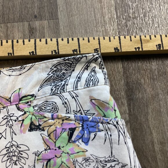 Lady Hagen Floral Skort Size 8 - Picture 6 of 7